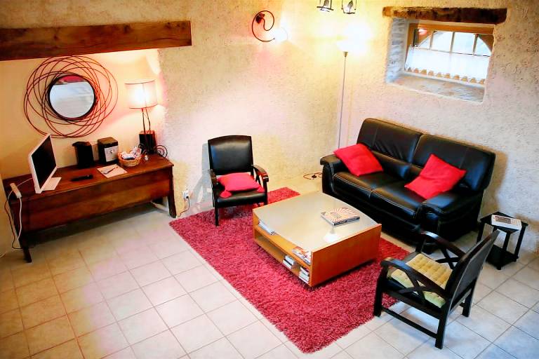 Gite with terrace, yard & BBQ | Pets allowed — photo 2