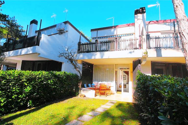 Ferienwohnung mit Pool in Lignano Pineta, Lignano Sabbiadoro f&uuml;r max. 4 Personen