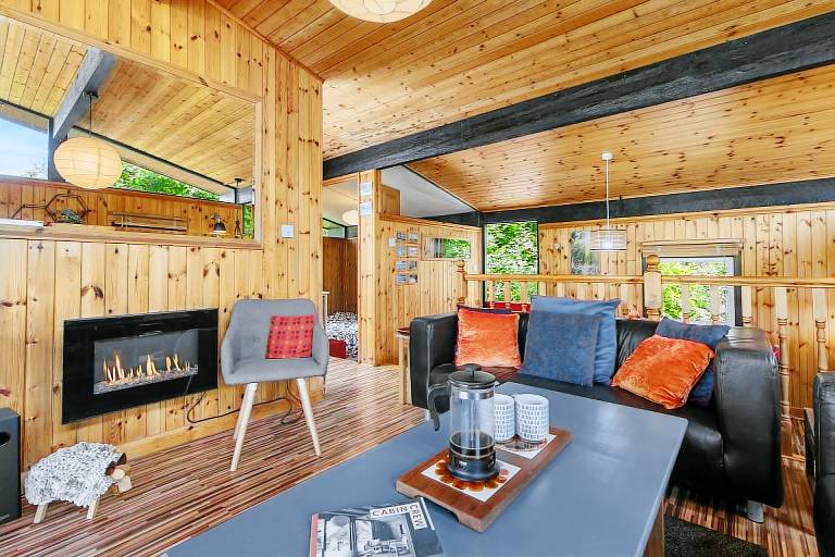 Cottage with patio & yard — photo 2