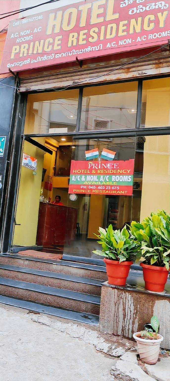 Lodge for 4 persons in Hyderabad