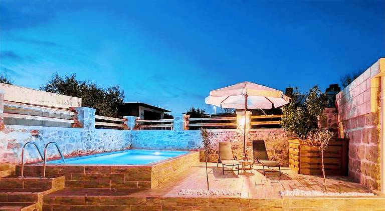 Villa with private pool, hot tub & patio in Rhodes
