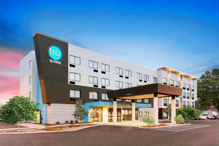 Tru by Hilton Portland Airport in Portland, OR