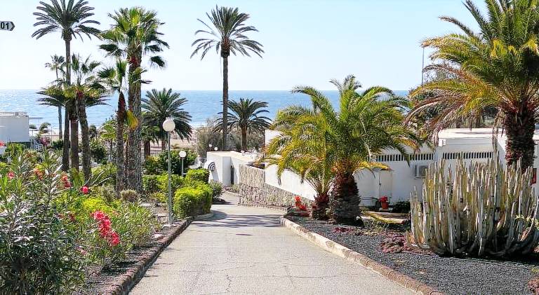 Terraced 2 bedroom beach rental in San Bartolomé de Tirajana