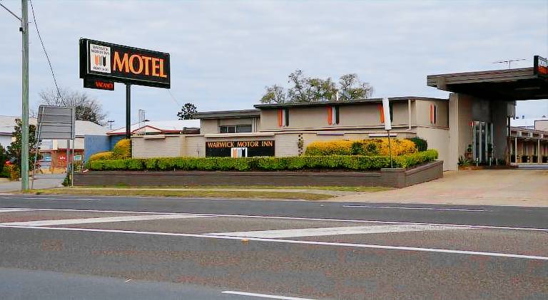 Warwick Motor Inn
