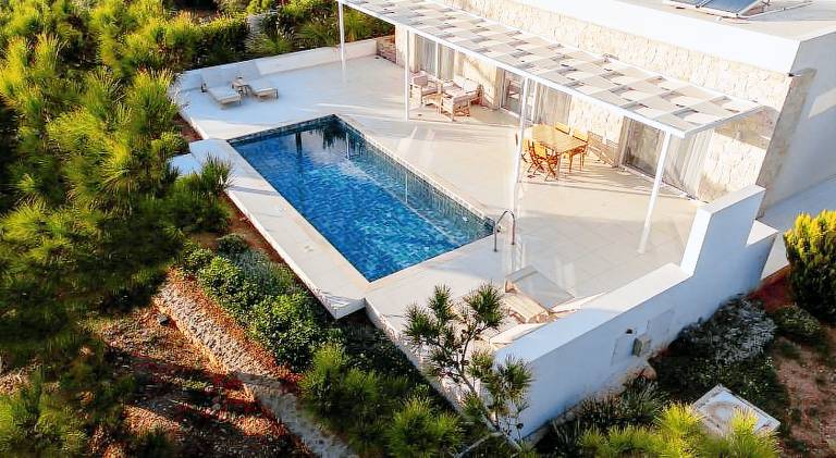 Holiday apartment with garden, pool & barbecue — photo 3