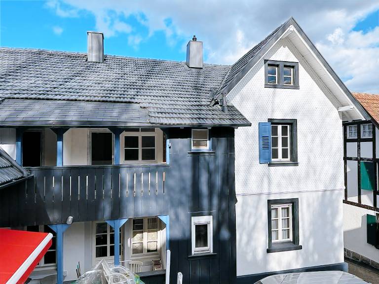 Holiday Home 'Bühlertal Mit 3 Fewos' with Mountain View, Private Terrace and Wi-Fi in Rastatt