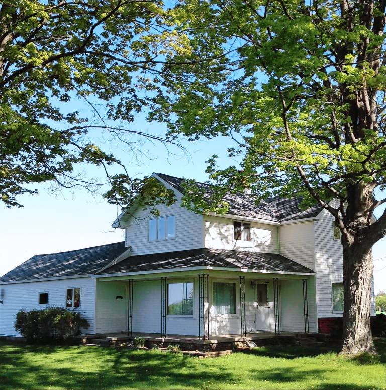 Cross Village Township, MI Vacation Rentals from 215 Hometogo