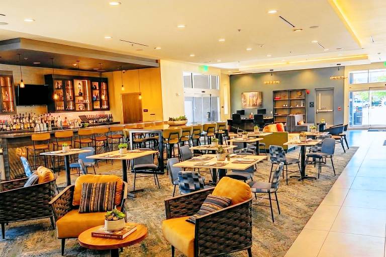 La Quinta Inn & Suites by Wyndham Chattanooga Downtown/South — photo 4