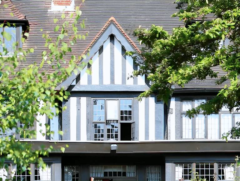 Hogarths Stone Manor