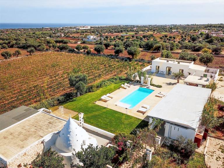 Vacation home with private pool, barbecue & garden | Sea view in Polignano a Mare