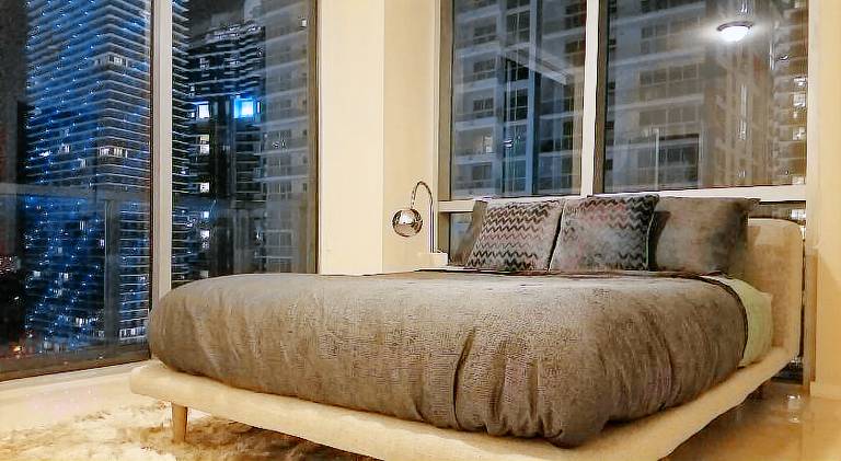 Rental apartment with hot tub & patio — photo 2