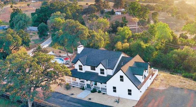 Vacation home with pool & hot tub in Paso Robles, CA