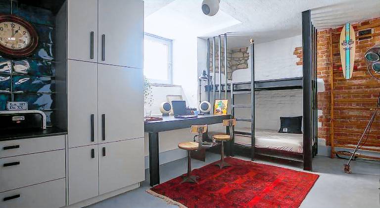 Holiday apartment with yard — photo 2
