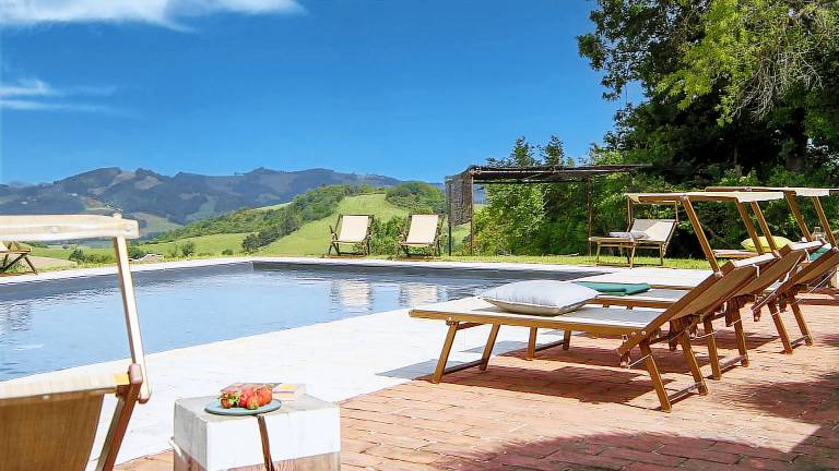 Family-oriented villa with barbeque, private pool & garden | Pets are welcome — photo 4