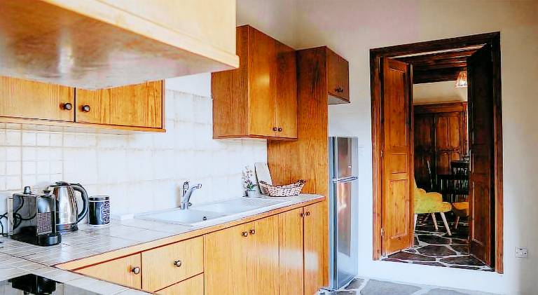 Villa with garden, private pool & barbeque | Suitable for remote work | Dogs allowed — photo 5