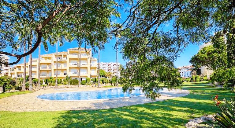 Fully equipped house with BBQ, pool & garden | Dogs allowed in Loulé