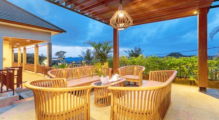 Villa with grill, yard & private pool — photo 5