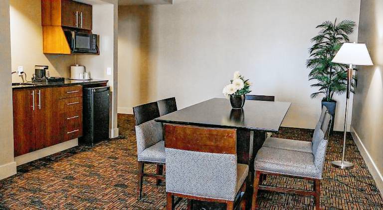 Radisson Hotel Edmonton Airport — photo 3