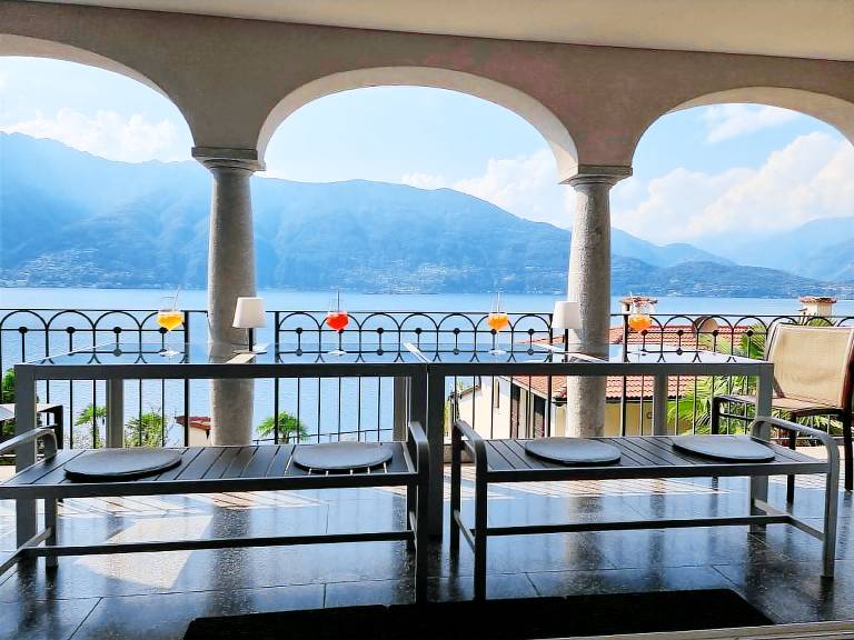 Vacation home with BBQ, patio & yard | Sea view — photo 5