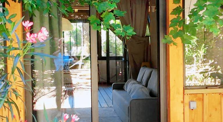 Rental apartment with barbecue, garden & patio — photo 3