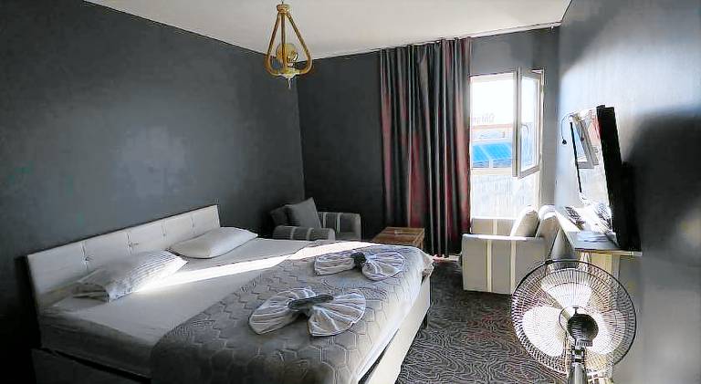 Serviced apartment with garden — photo 4