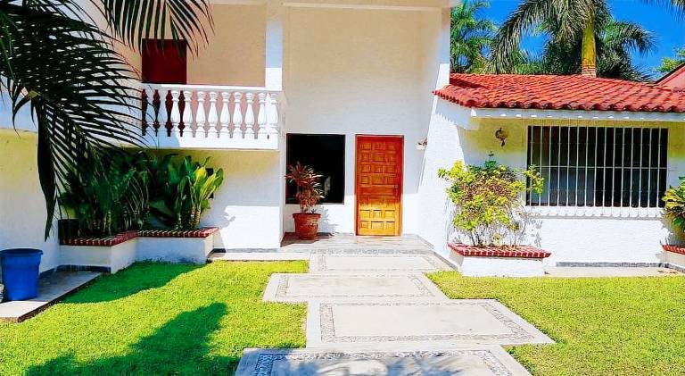 Vacation home with pool | Pets are welcome — photo 5