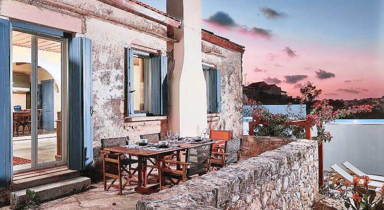 Villa with terrace, yard & private pool — photo 3