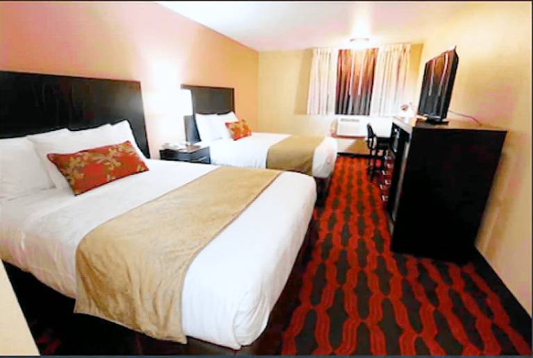 Motel  North Central