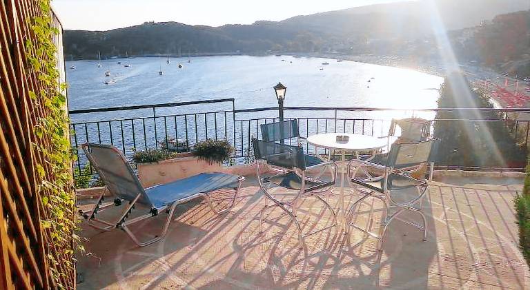 Holiday apartment with patio & yard | Beach nearby | Dogs allowed in Parga