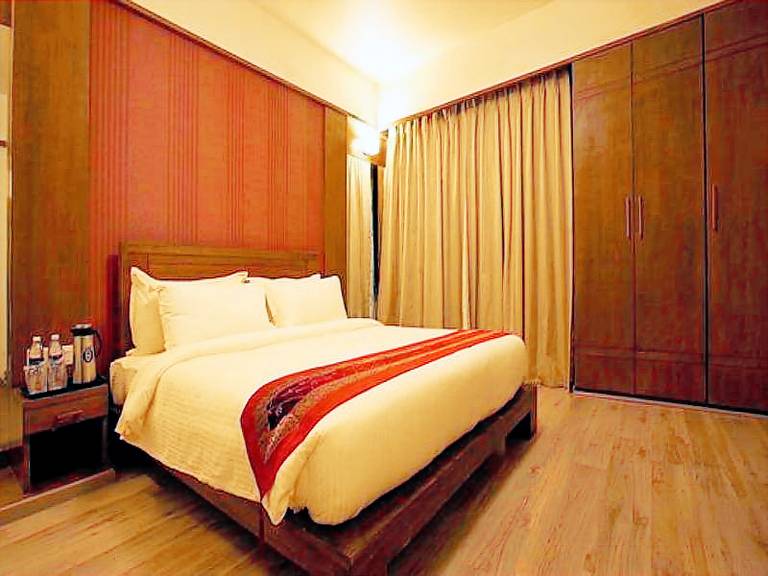 FabHotel Prime Ivy Studio Nr Symbiosis college Pune