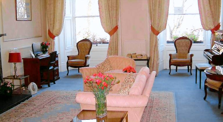 Terrace hotel in Edinburgh