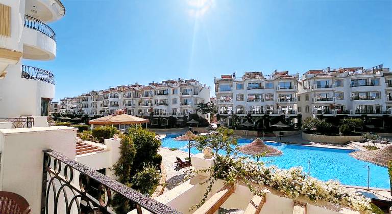 Holiday apartment with pool — photo 5