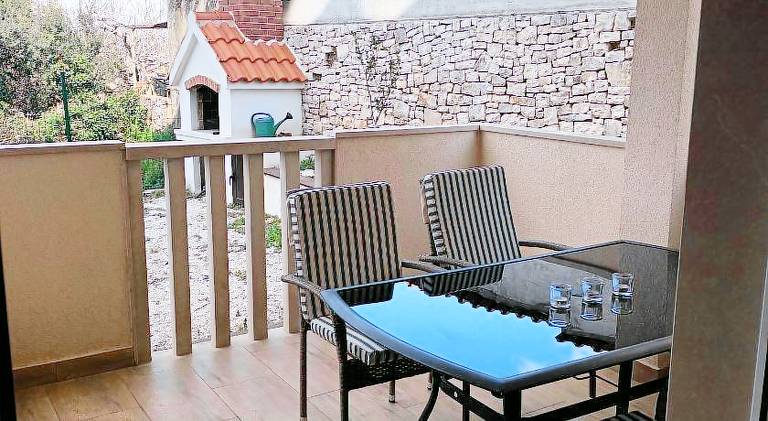 Charming apartment | Close to the beach | Pets are welcome in Supetar