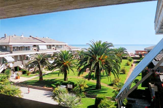 Serviced apartment with terrace & yard | Beach nearby | Pets are welcome in Silvi