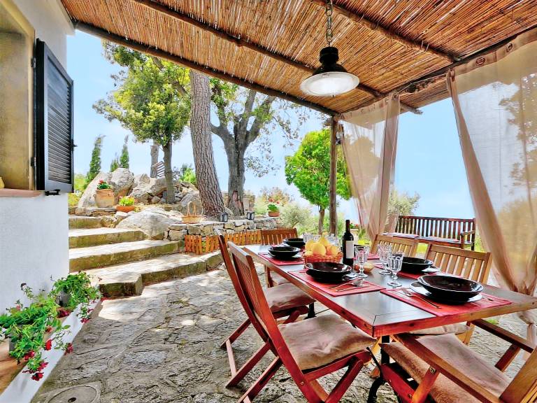 Fully equipped vacation home with terrace, garden & barbeque | Sea view | Pets allowed — photo 2