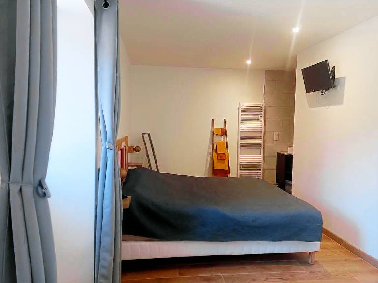 Fully equipped lovely gite with patio, yard & barbeque | Pets allowed — photo 4