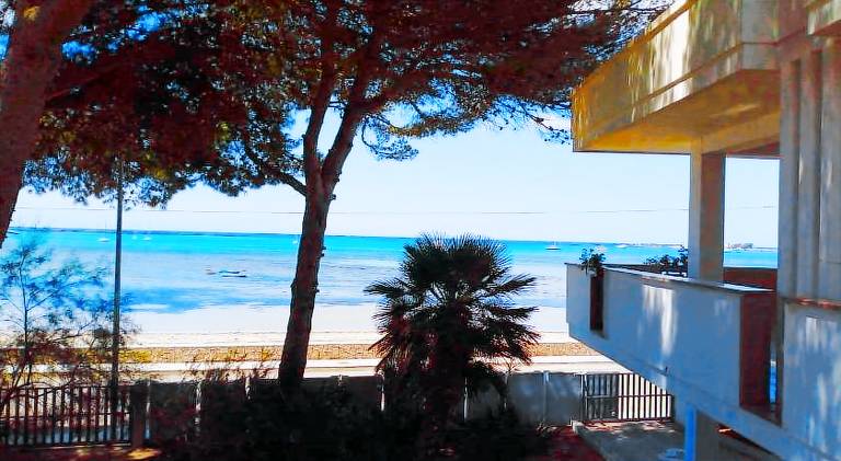 House with 3 rooms for 10 persons in Porto Cesareo