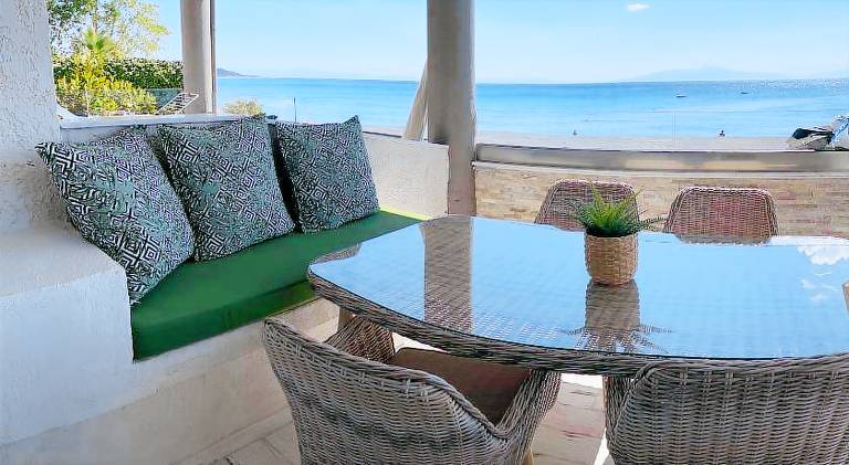 Holiday apartment with terrace, BBQ & garden — photo 3