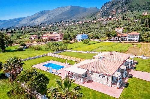 Villa Alykes
