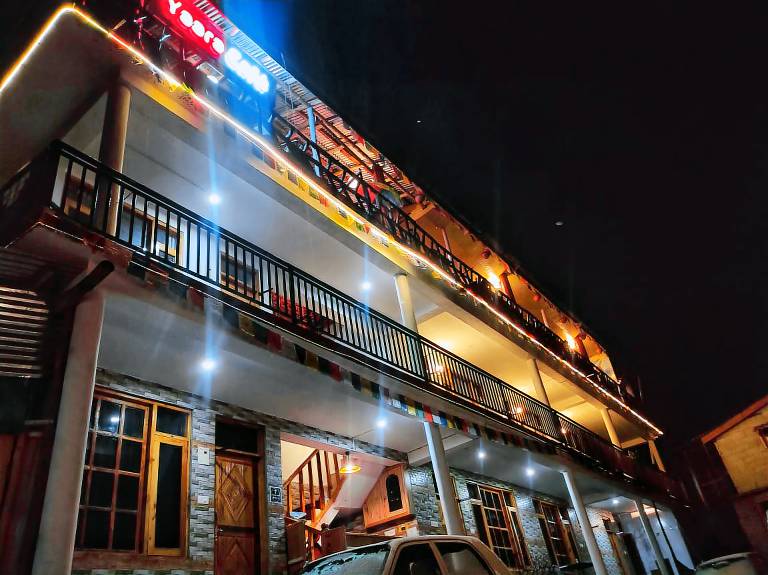 Bros Hostel & Yaara Cafe — photo 3