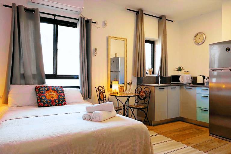 Serviced apartment with terrace & yard | Perfect for remote work | Pets allowed — photo 2