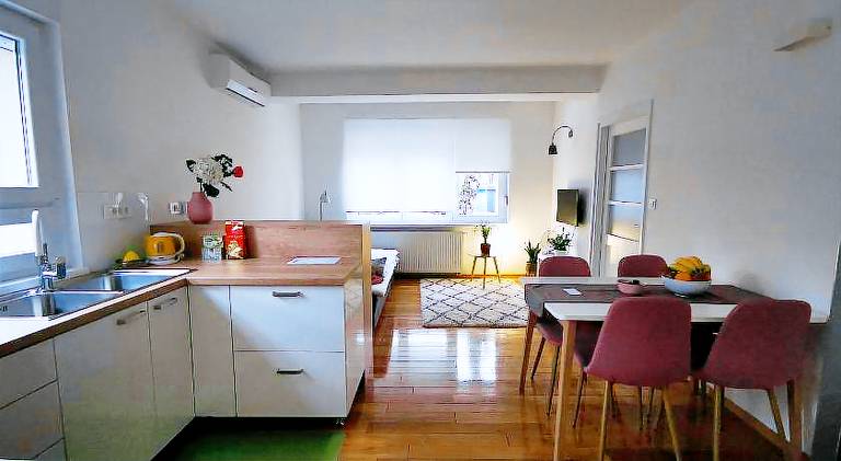Apartment with 2 rooms for 5 persons — photo 2
