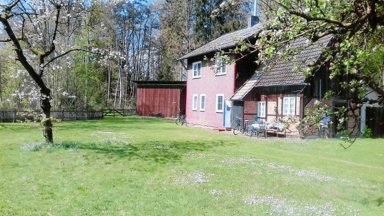 Holiday apartment with grill, yard & terrace — photo 5