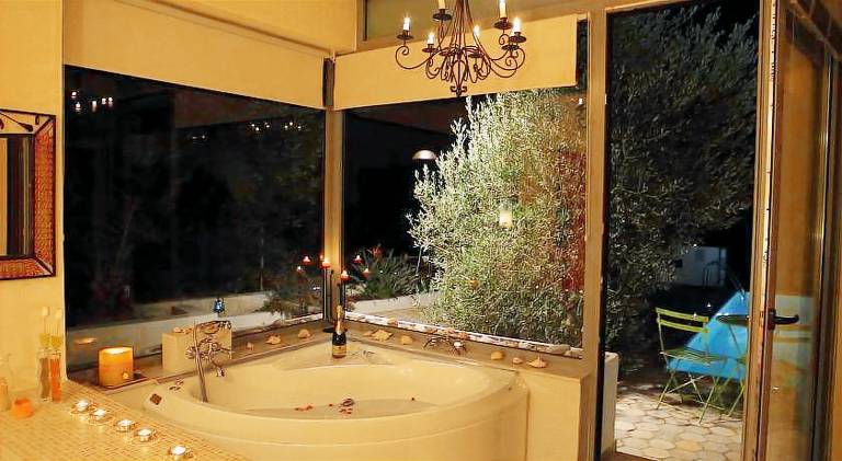 Villa with private pool, hot tub & BBQ — photo 3