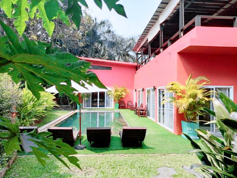 Villa  Ban Pong