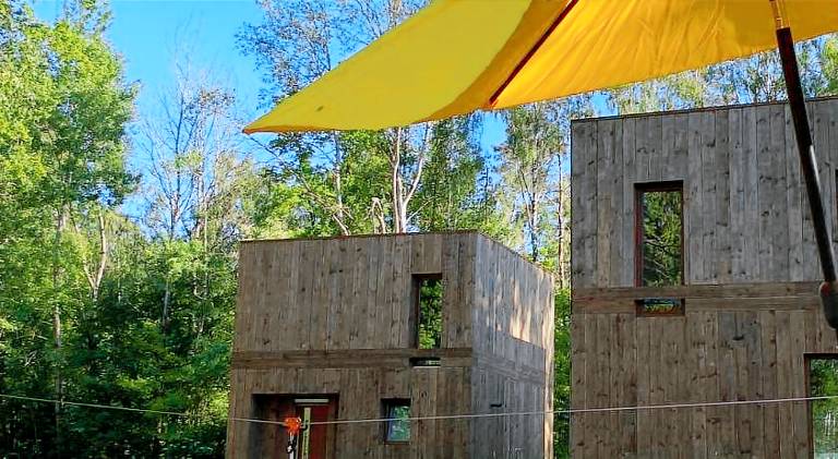 Vacation home with yard, pool & barbeque — photo 5