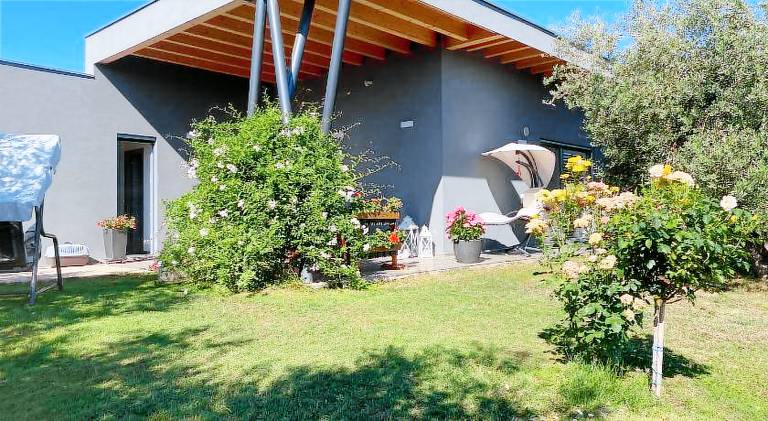 Villa with 3 rooms for 6 persons in Pescara