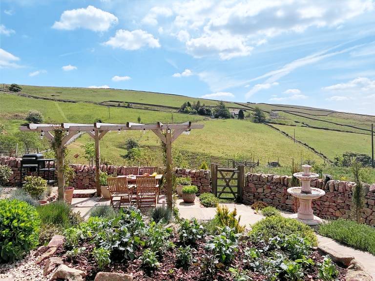 Cottage with barbecue & garden in Stafford