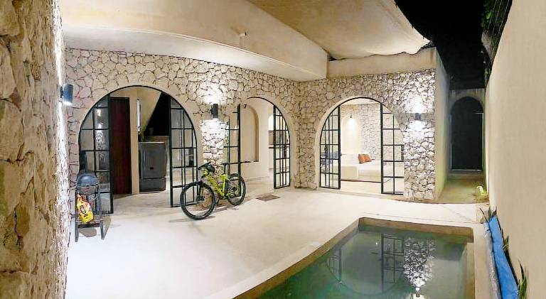 Vacation home with terrace & private pool in Bacalar