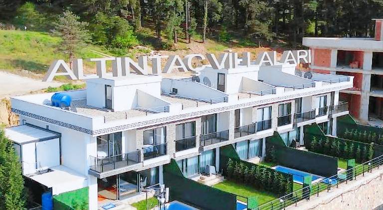Villa with terrace, private pool & barbeque in Sapanca